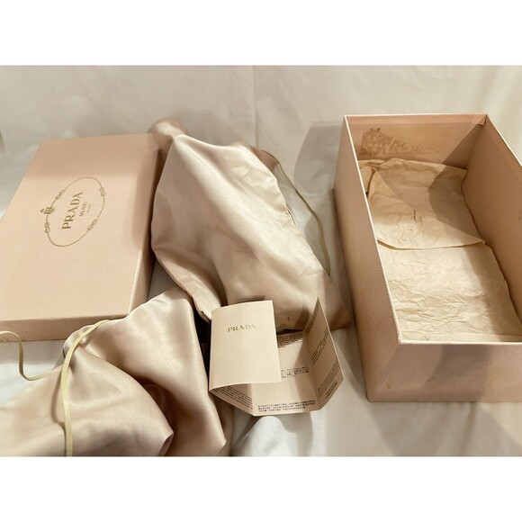 Auth Prada Black Patent Leather Heels Women’s Gorgeous Pumps Size 37.5-New - Picture 12 of 16